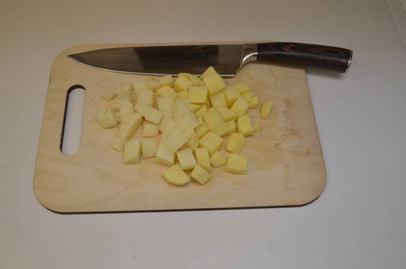 порезал картофель