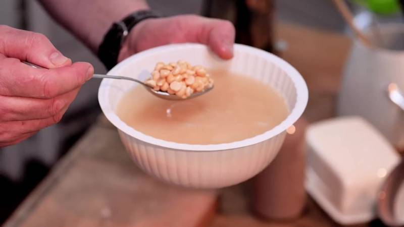 Рецепт горохового супа с копченой рулькой и как приготовить гороховый суп с копчеными ребрышками и крыльями. Варим суп с копченостями