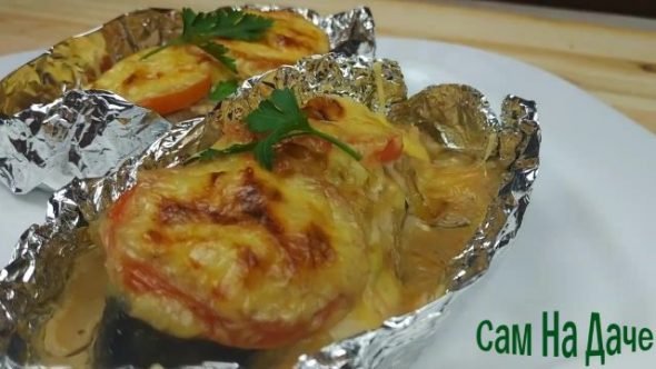 Запеченная рыба в фольге сазан